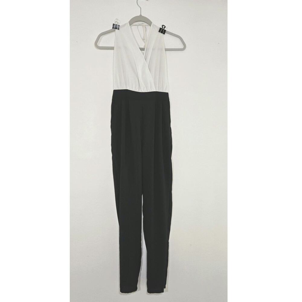 Womens Forever 21 jumpsuit. Size small.
